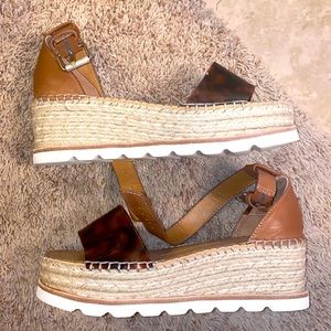 Tortoise Dolce Vita wedge sandal